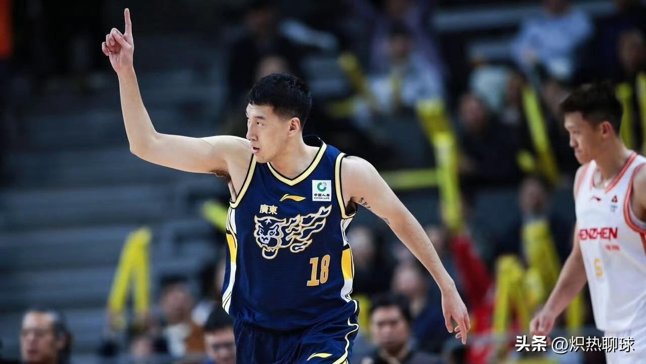 广东宏远半场落后上海久26分，三问杜锋为何要做这样排兵布阵，之前20分还能追回来