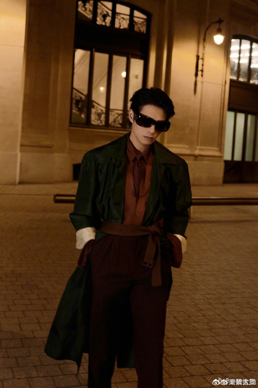 魏大勋回应被骂综艺咖周五晚高疯 魏大勋每次上综艺都能很好的展现自己，贡献了不少名