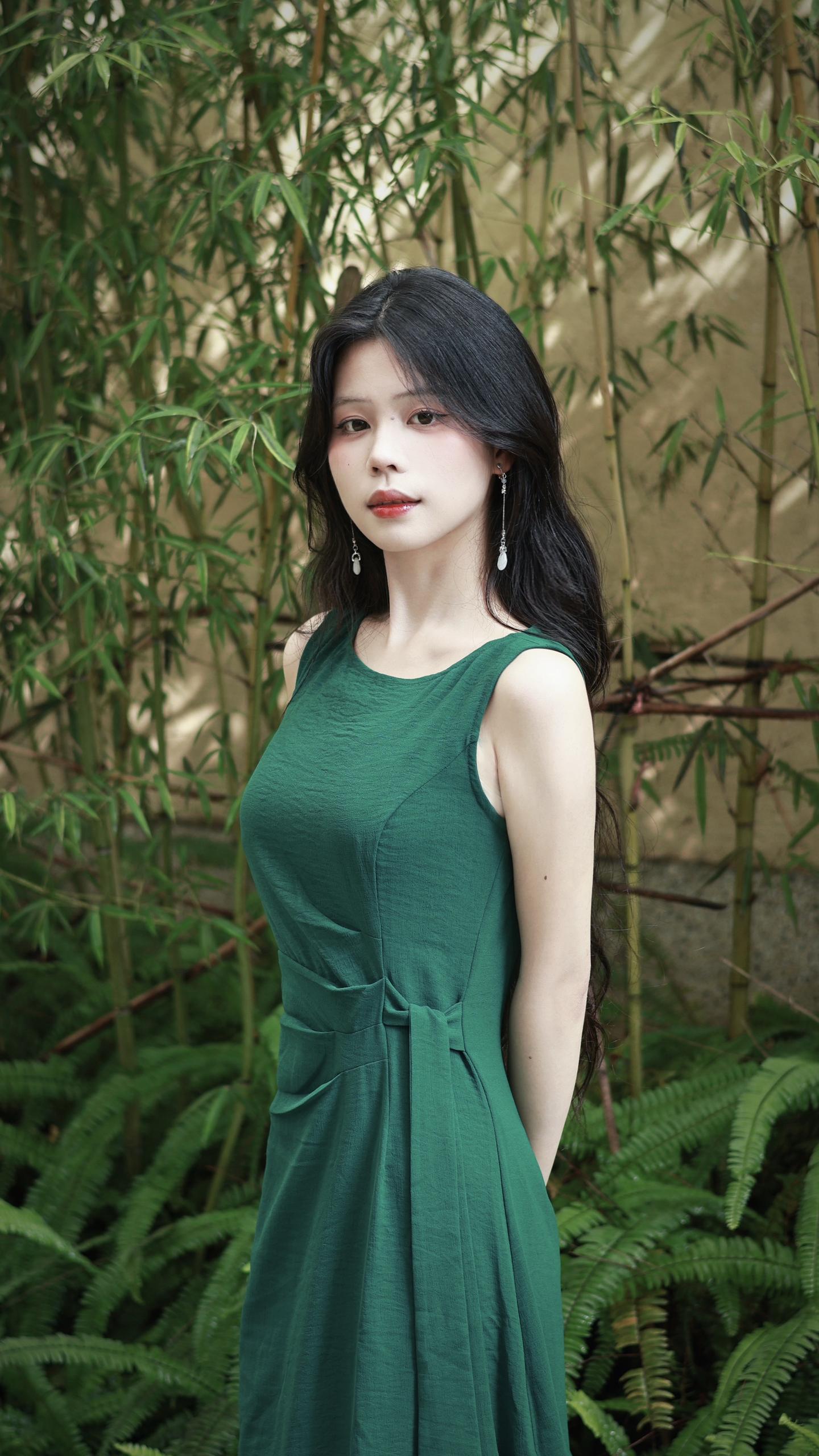 我见青山多妩媚，料青山见我应如是。