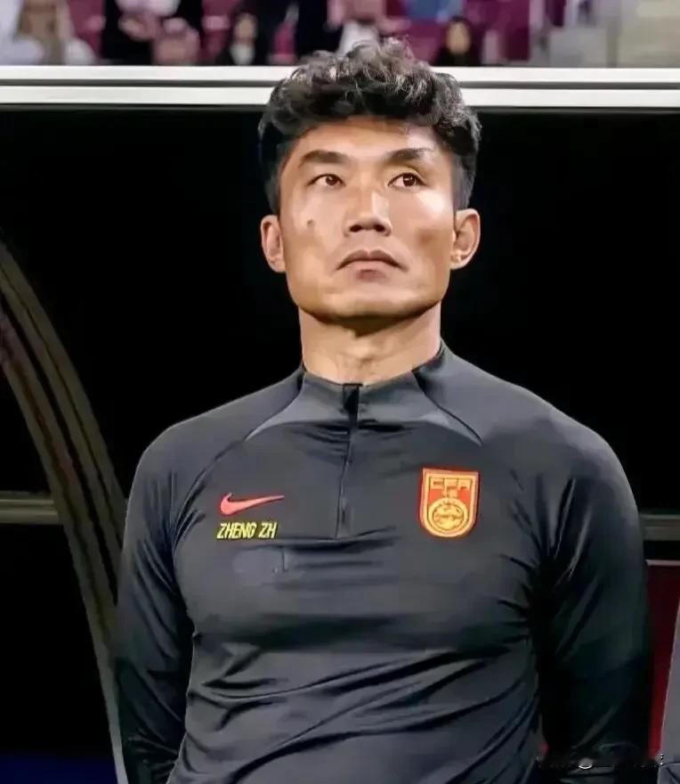 国足即将踢韩国，郑智应该做如下几点：
1. 传授经验给国足队员，当初自己和韩国队
