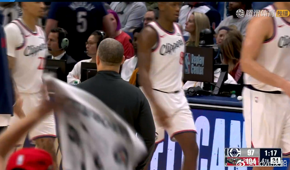 快船这个队，主力就不说了，这么多年，没有超6，二阵容根本没人得分，为啥？因为超六