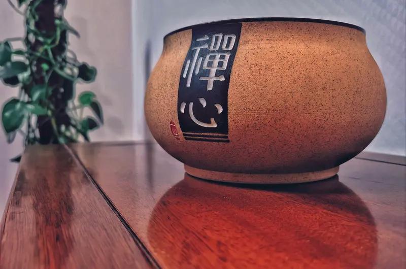 解决孤独最好的良药，从不是盲目合群，而是内心丰盈与有度联结。

深耕爱好以充实时