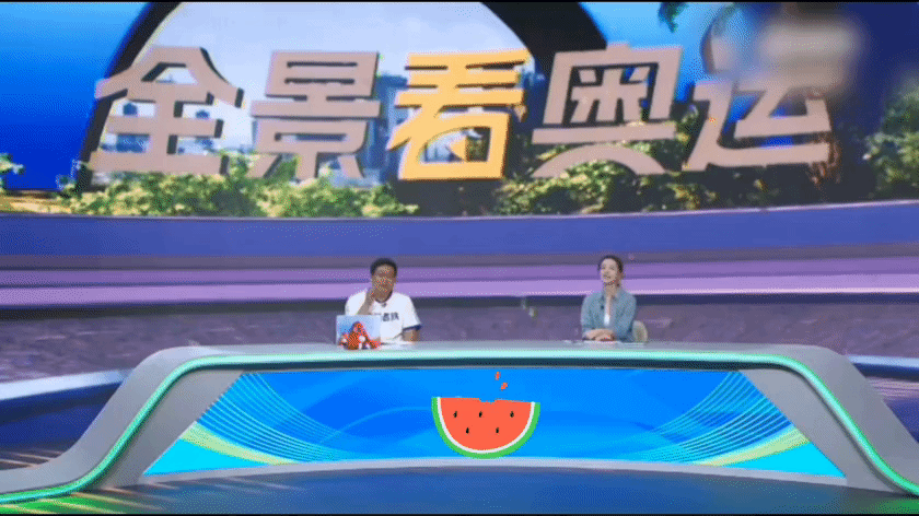 #体育评论员称换球拍影响很大#换球拍在体育比赛中可不是一件小事，正如体育评论员所