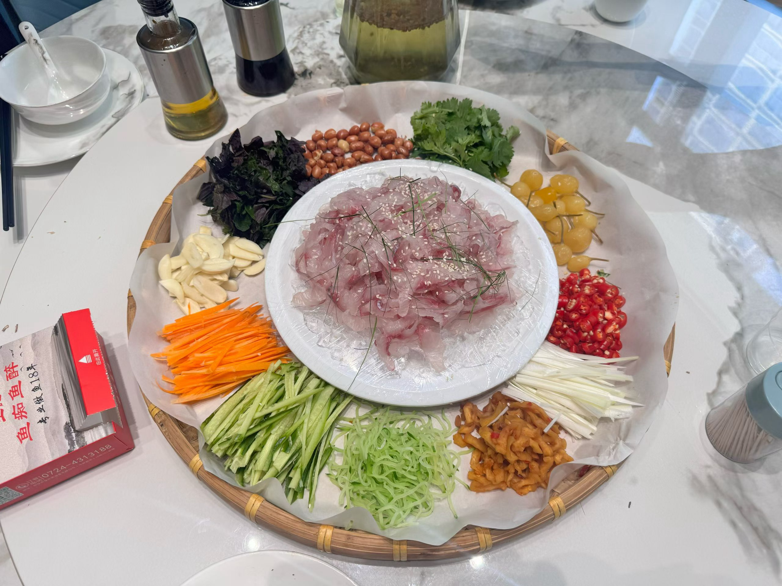 现货黄金 好好吃饭～吃饱了才有力气才有力气看盘