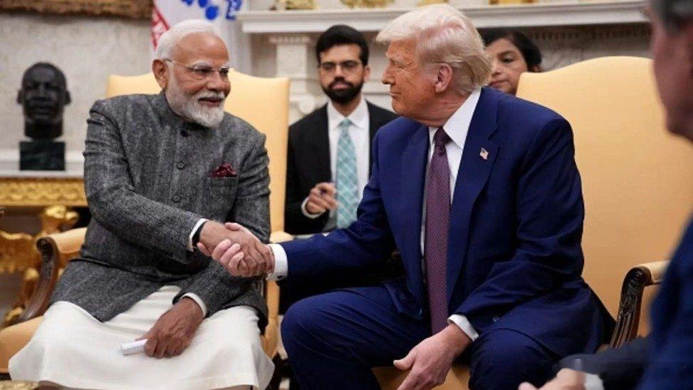 凤凰新闻【美印为何谈崩了？】2025年的印美关系经历了一场从“蜜月期”到“冰点”