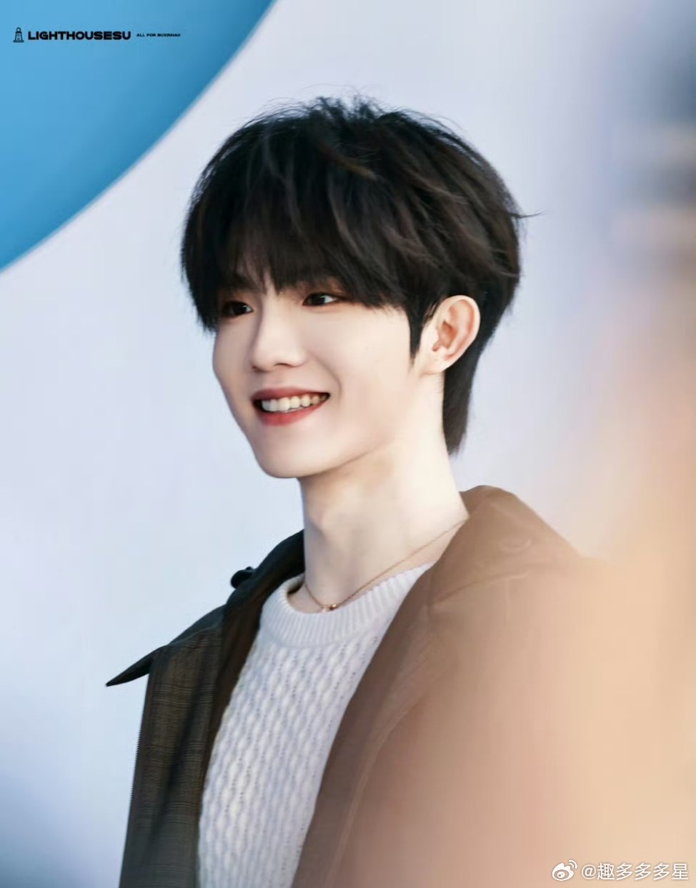 苏新皓红毯像是在发光尖叫之夜红毯被苏新皓悄悄拿捏！贵气与温柔兼具，越看越喜欢!苏