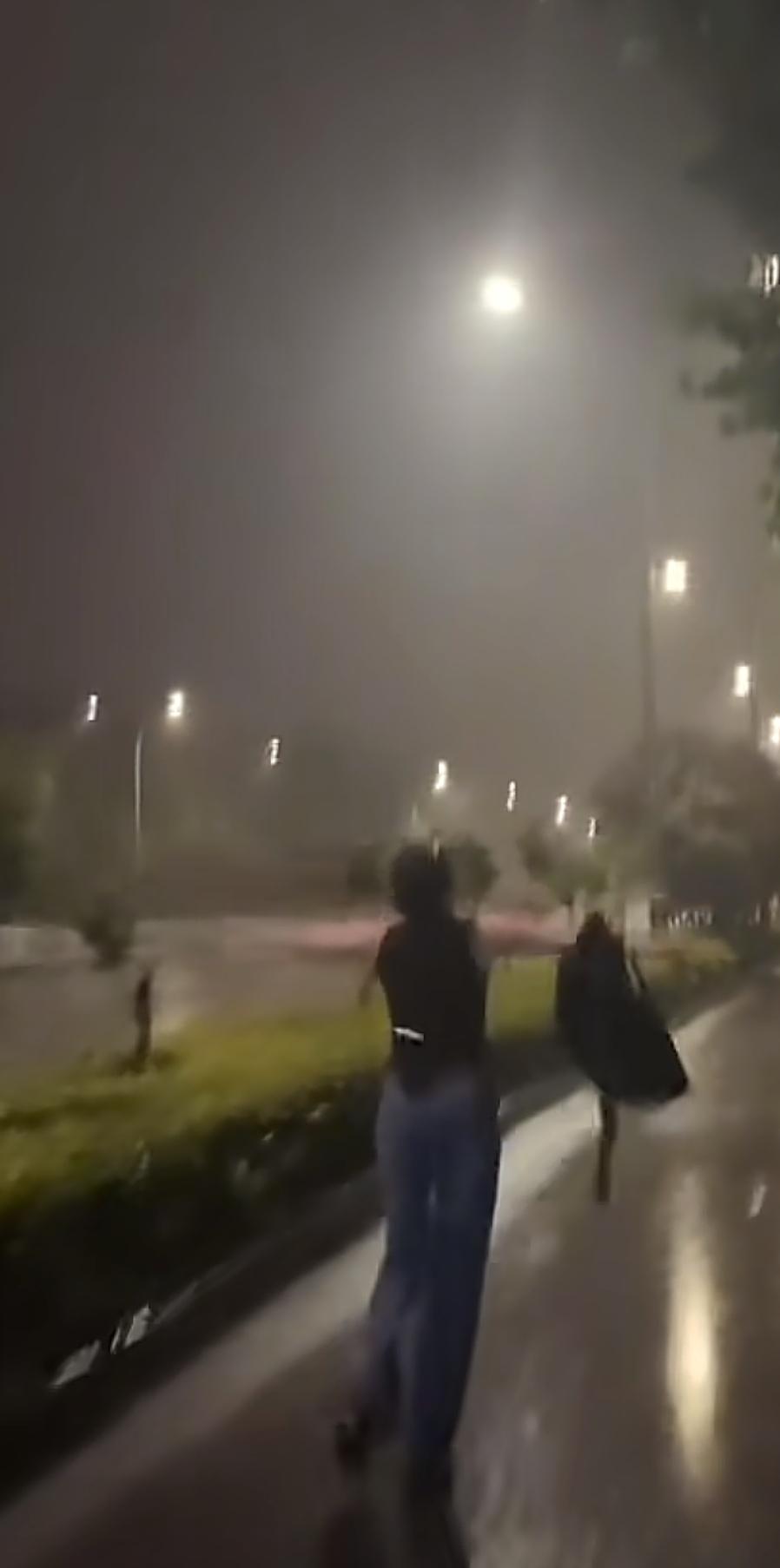  人这一世，活得真难。明明有家，却无处可依；明明身旁有伴侣，大小琐事却只能独自硬