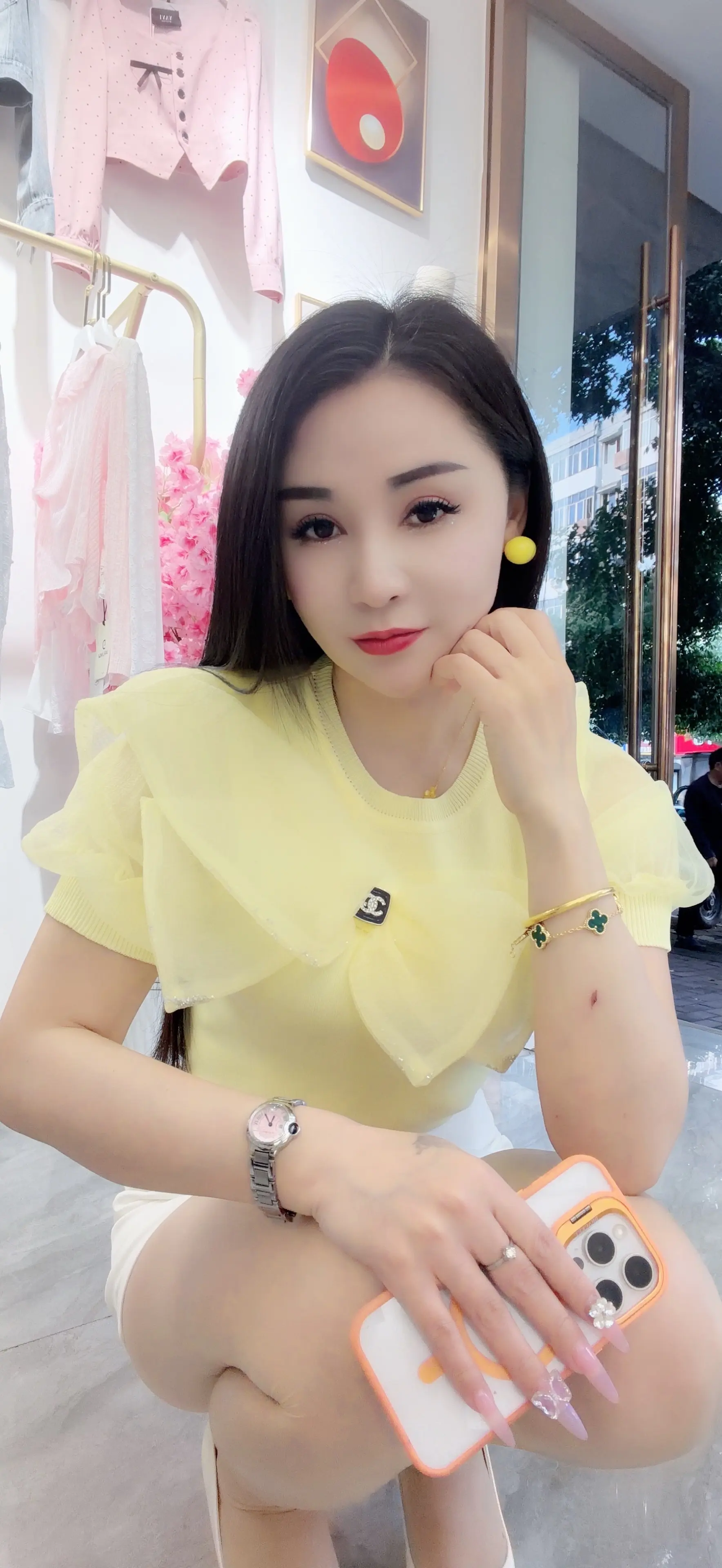 有钱把日子过好，没钱把心情过好，不要跟人家比生活，也不要和别人比能力有...