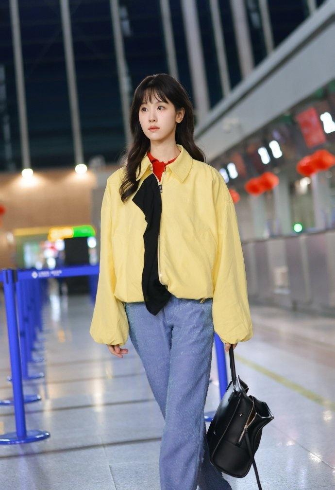 来看娱乐陈都灵自在随性从容自如陈都灵这一站巴黎  陈都灵出发去巴黎啦！整个人自在