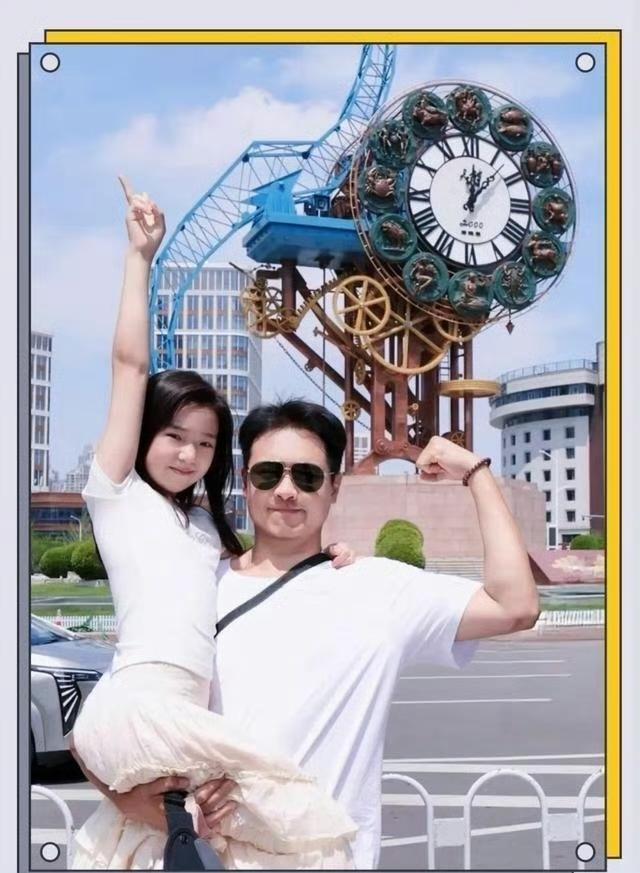 那张父女合照，看得人心头一酸

小酒窝晒出和爸爸的合照，画面安安静静，满是孩童的