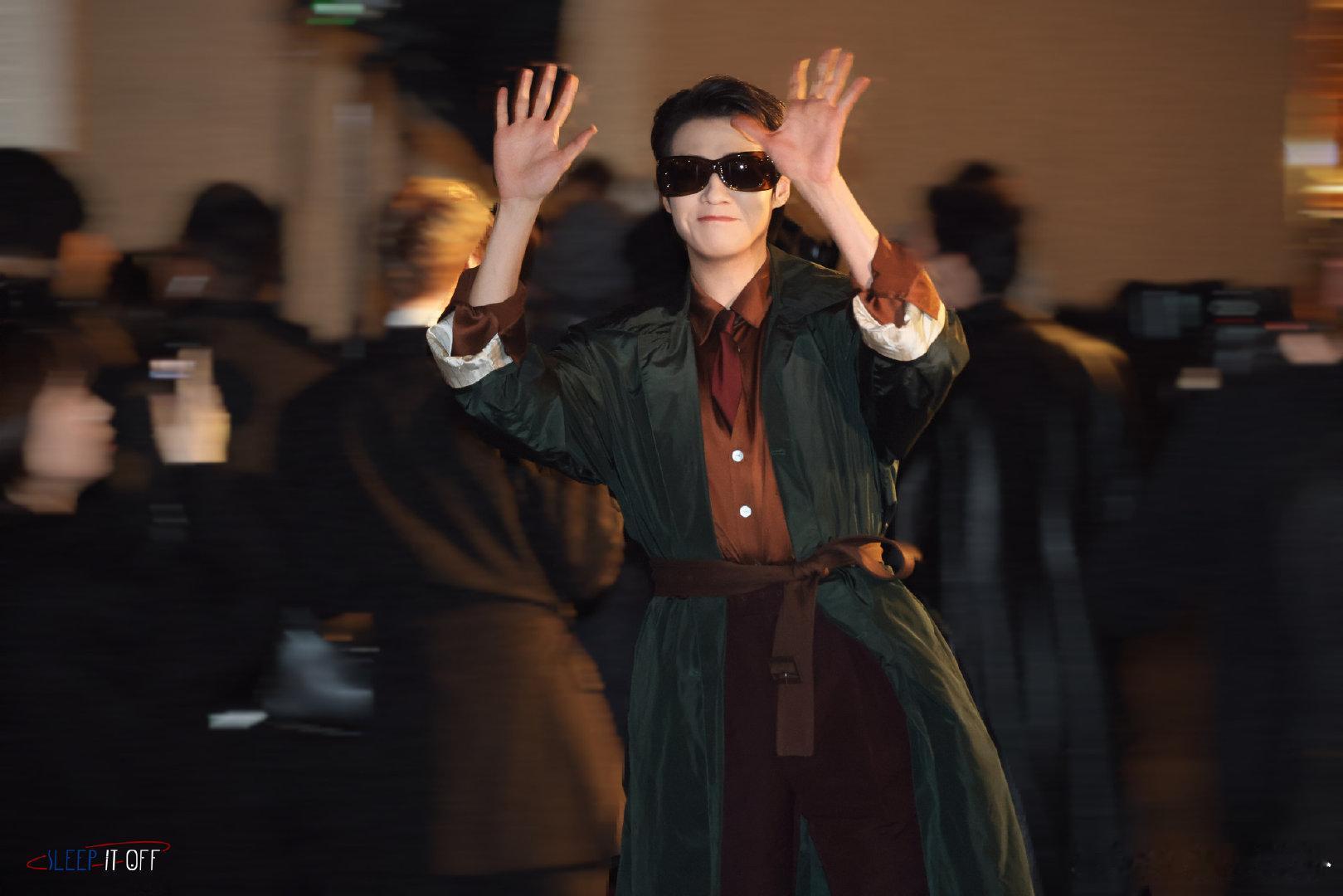 魏大勋的特长是腿长魏大勋的腿长真的刻进 DNA 了！这特长也太亮眼了，妥妥的行走