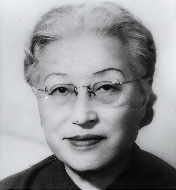 1933年，宋美龄得知蒋介石出轨陈洁如，怒气冲冲找到她，一个耳光扇过去，骂道“你