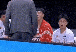 说实话杜峰虽然是个内线球员出身，但是他一个大个子球员都没有培养出来，从这些人离开