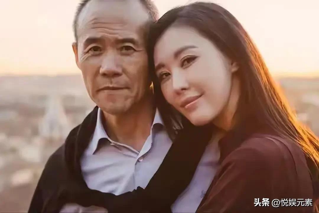 有人说没有黄晓明，
Angela baby杨颖什么也不是，
同样借丈夫王石青云直