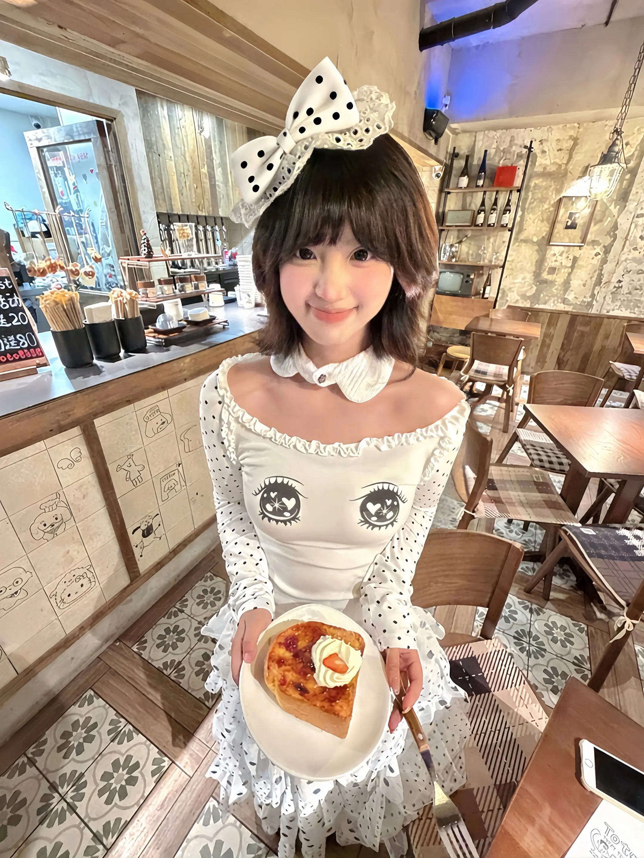 存一些萌萌的咖啡店拍照姿势˶՞ɞ̴̶̷.ɞ̴̶̷՞˶