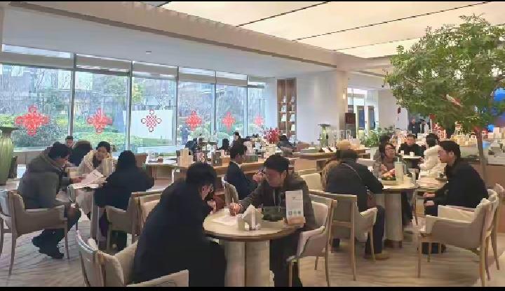 郑州楼市“新八条”落地：分区认首套诚意满满，楼市小阳春再添强劲暖意
 
3月21