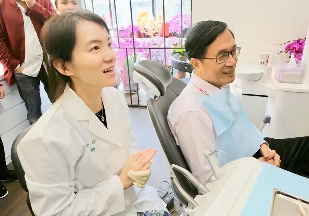 陈水扁为女儿离婚发文道歉卖惨，侯汉廷痛批：贪污犯先向台湾人道歉！
       