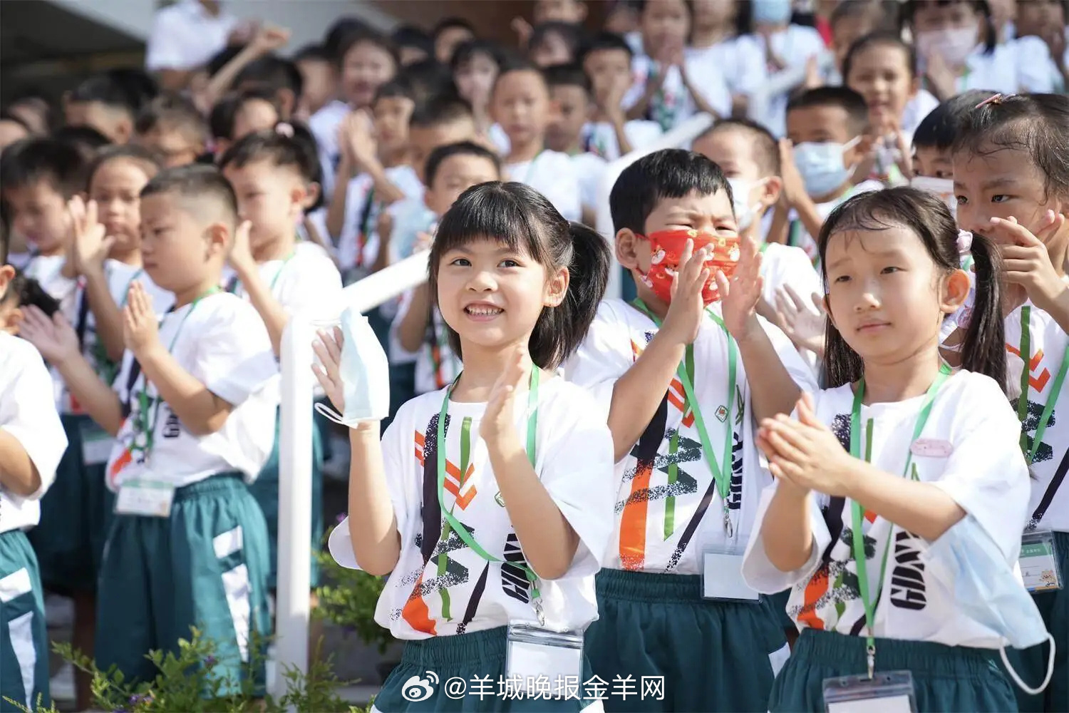 #早安# 很多事情，当你迈出第一步，就会发现根本没有你想象中的那么难。不必紧张、