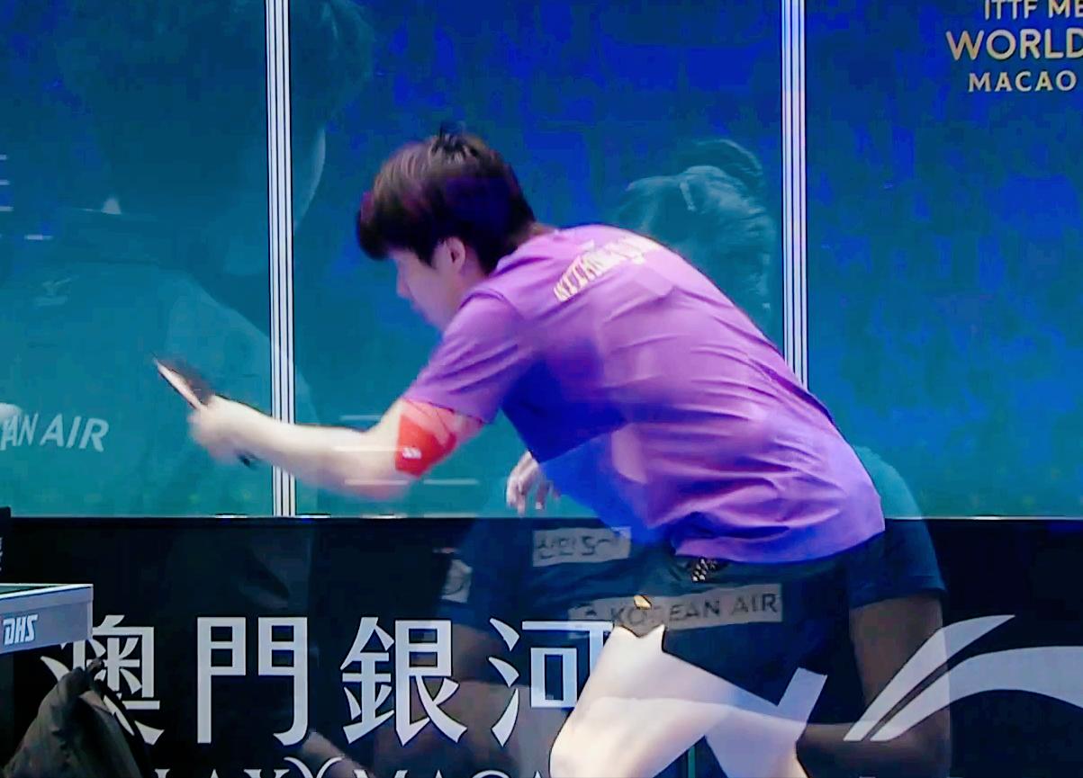 突发！王楚钦是不是受伤了，胳膊上怎么有肌肉贴？

申裕斌和陈幸同打成了1:1平，