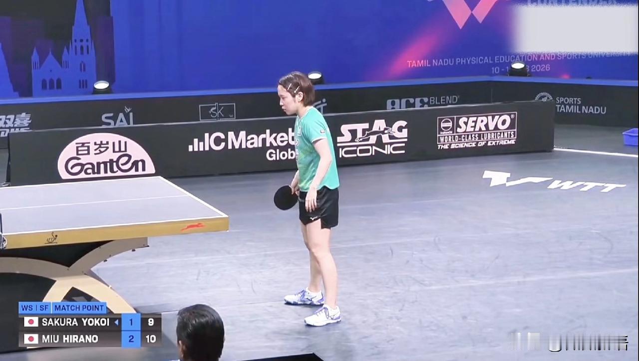 赢下比赛后的平野美宇笑的很开心。
平野美宇闯进WTT球星挑战赛金奈站女单决赛，刚