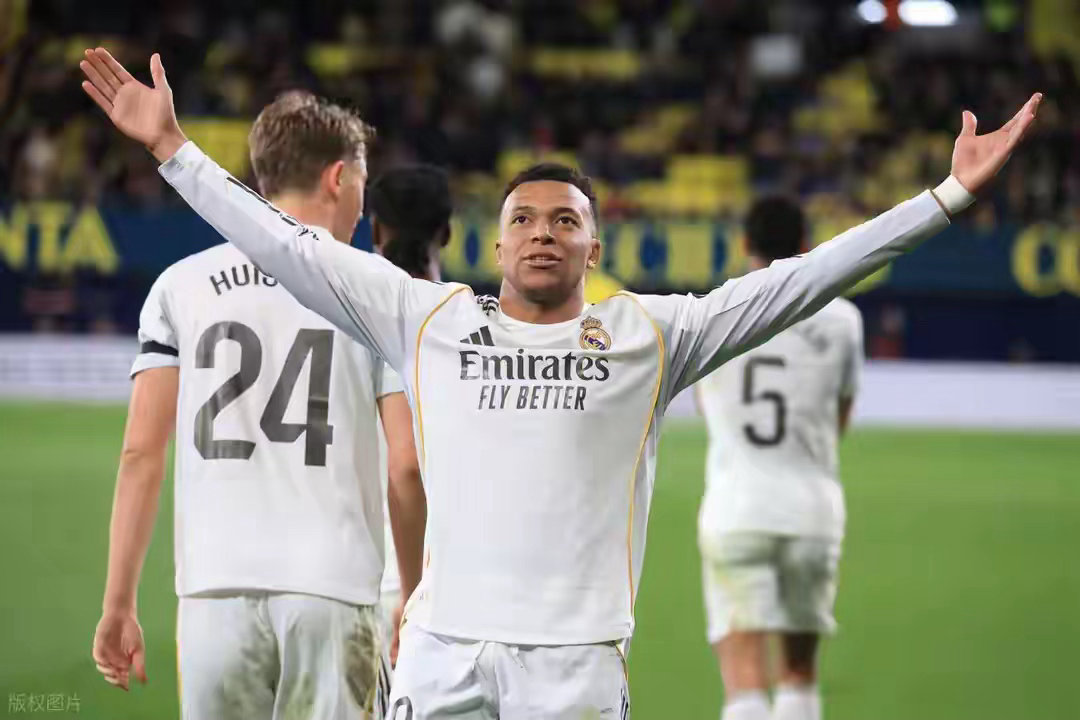 ⚽️ 姆巴佩亲承100%康复！辟谣膝盖伤病传闻，直言备战世界杯全靠多踢比赛姆巴佩