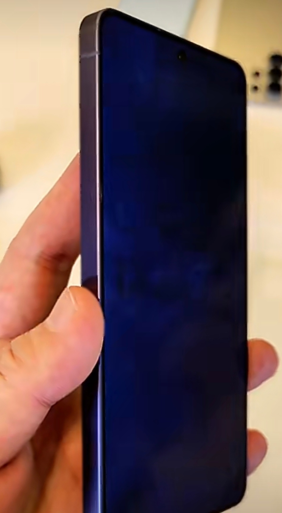 三星首款防窥屏手机发布对比贴防窥钢化膜，三星S26 Ultra的防窥技术确实牛，