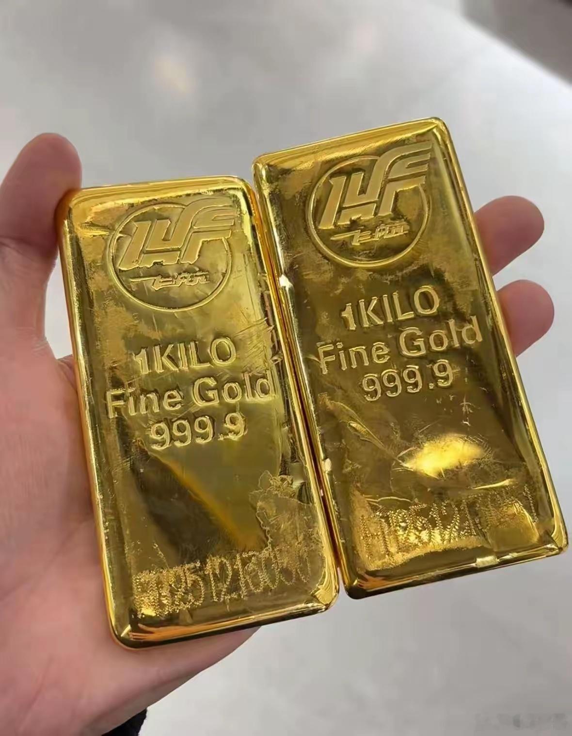 黄金果然不出我所料，金价今天继续飙升！手里有实物的，一定要记得，这个时候黄金价格