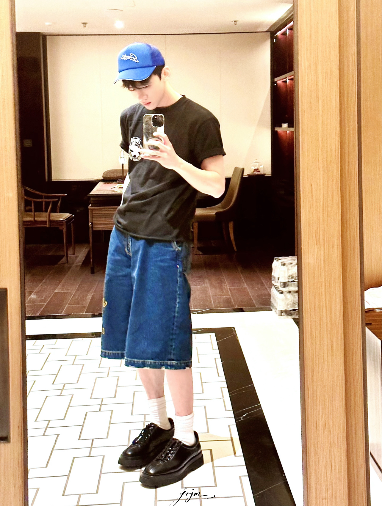🤳 