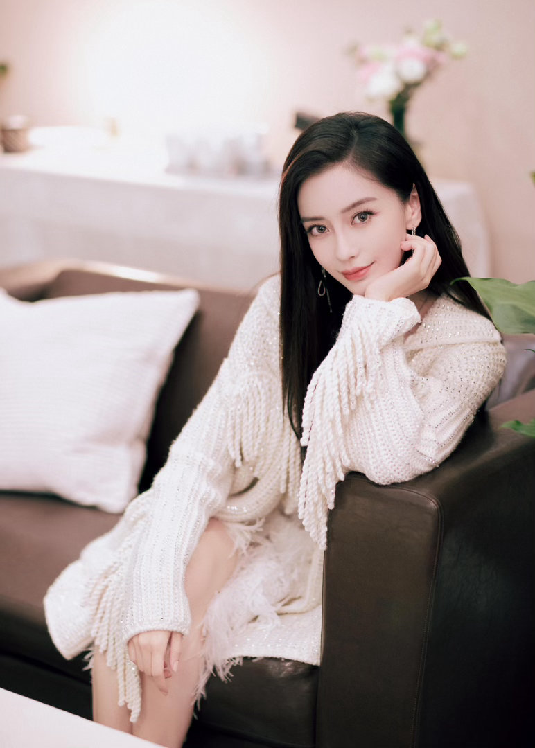 angelababy 杨颖 🤍软乎乎慵懒穿搭营业啦！