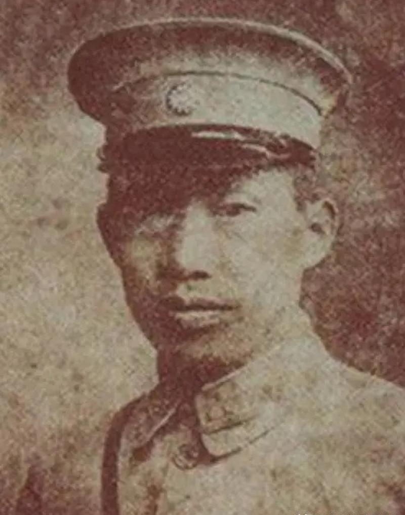 1935年“贵州王”王家烈刚稳住了贵州的局势，就被蒋介石利用红军入黔的机会抄了他