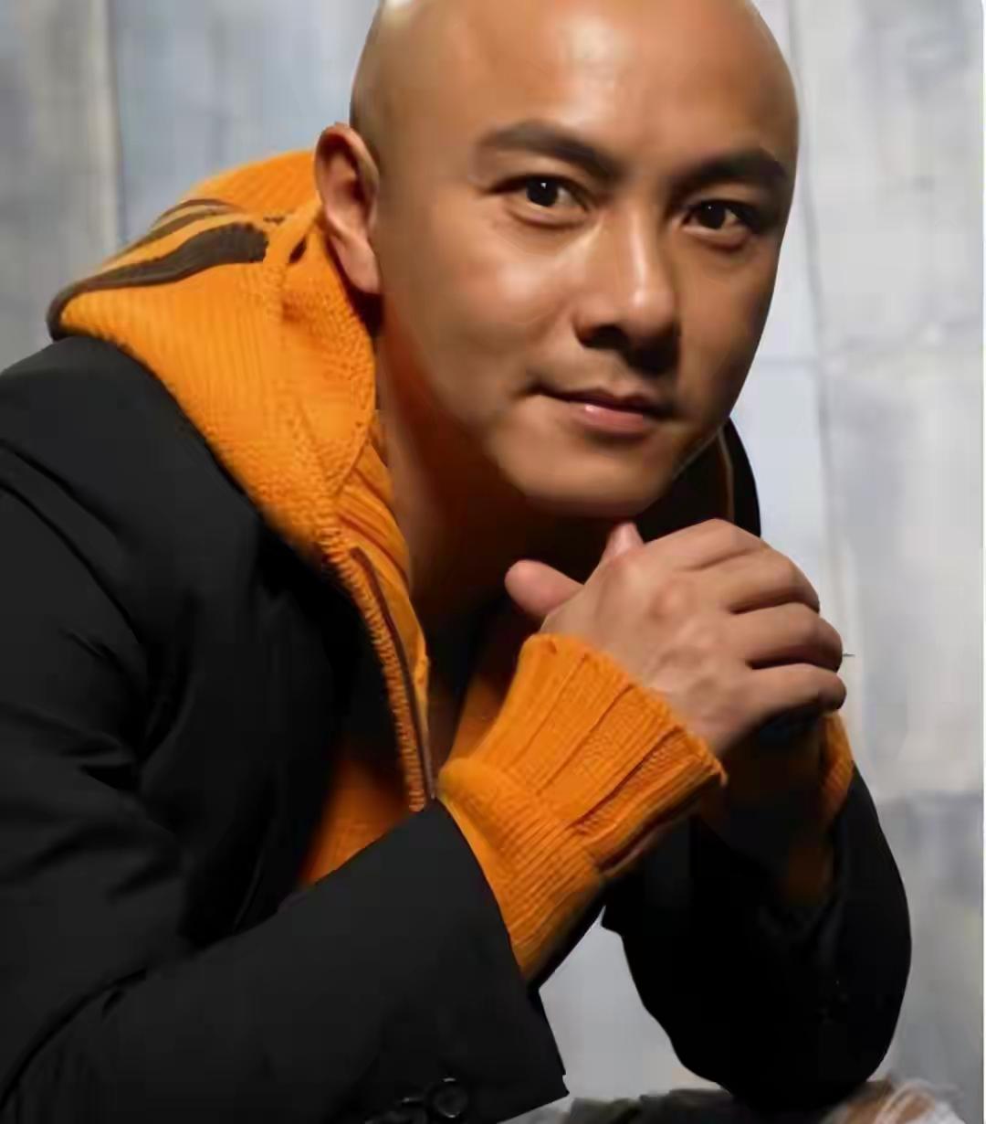 全网都夸张卫健。
而我就不明白了。
吃过那么多苦，为什么他没有变得尖锐刻薄，反而