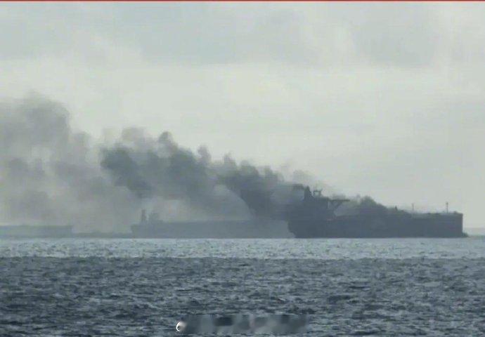 【帕劳籍油轮在黑海水域土耳其沿岸遭无人机袭击】
据土耳其《Kastamonu G