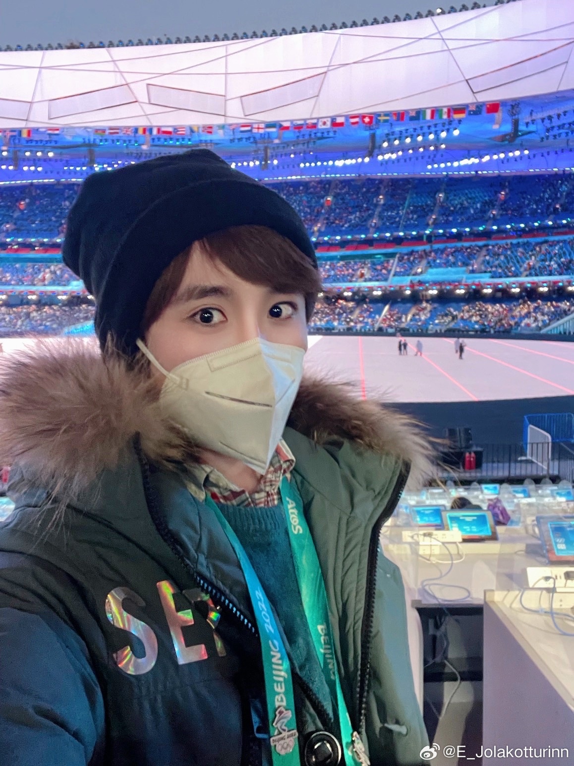 一人一句为中国冬奥健儿加油我人生的高光时刻之一，就是亲眼见证了北京作为世界首个“