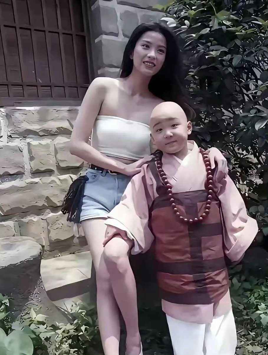 如果当年聂小倩由她来演，可能更好 ​ ​​​