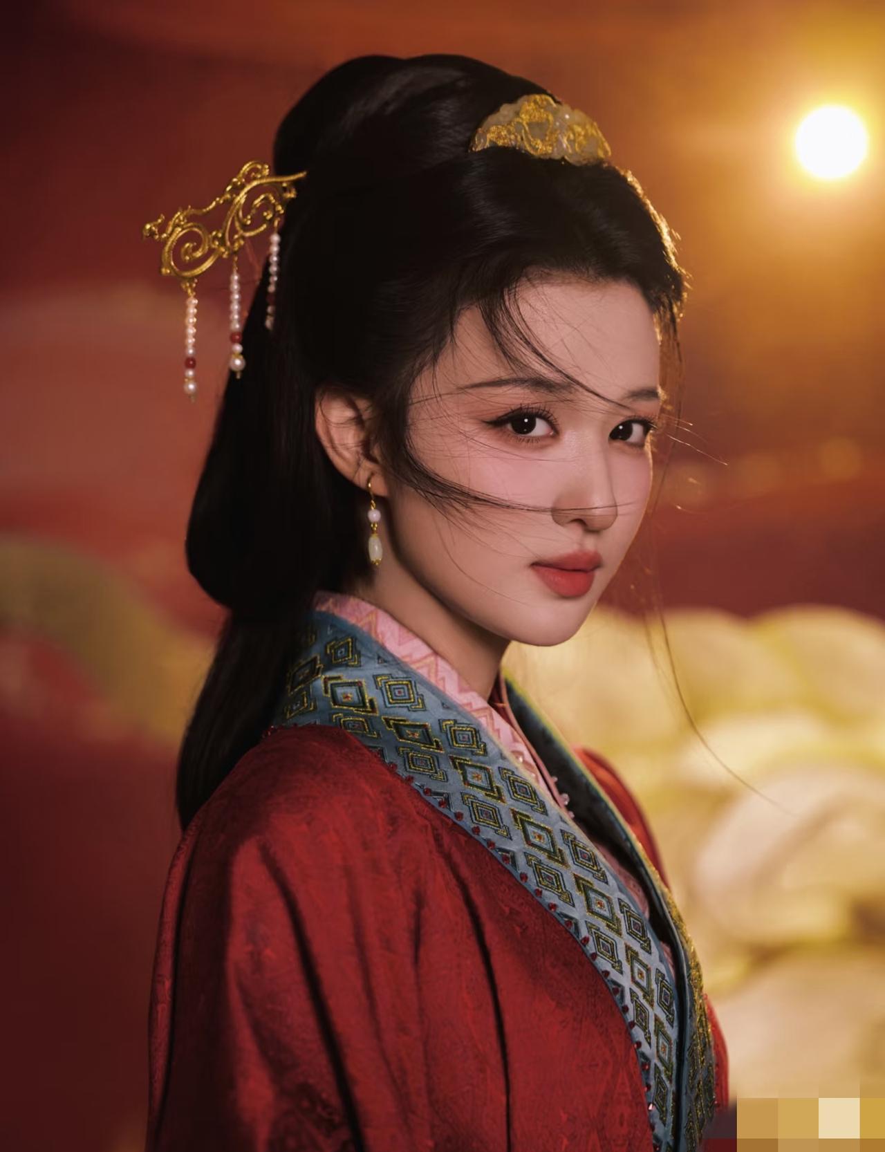 春晚十几秒镜头，王楚然一袭红衣踏雪，琵琶在怀，直接惊艳全场。
她那不舍又坚定的眼