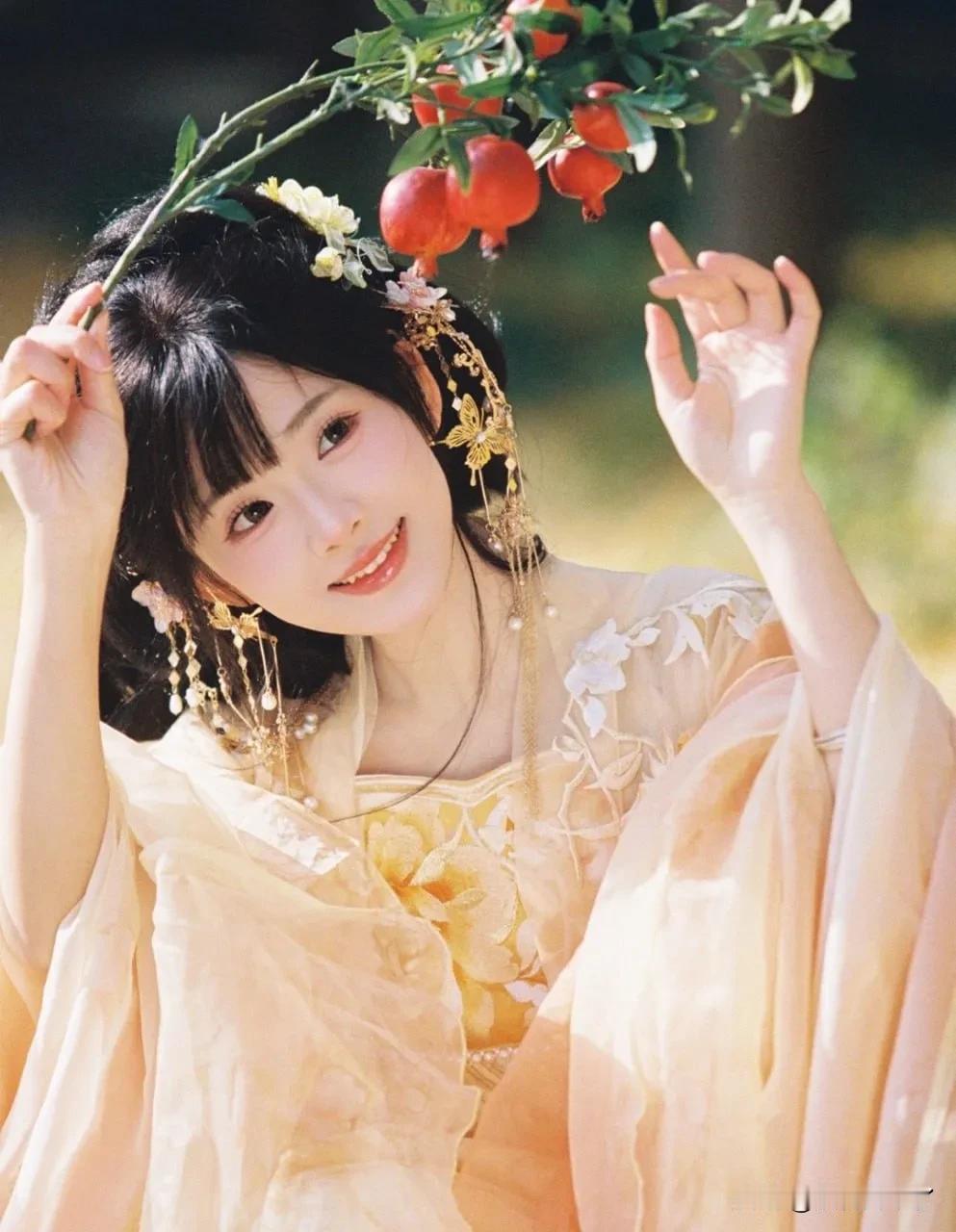 甜美小仙女的穿搭 花枝拂面笑，春光满面来。
