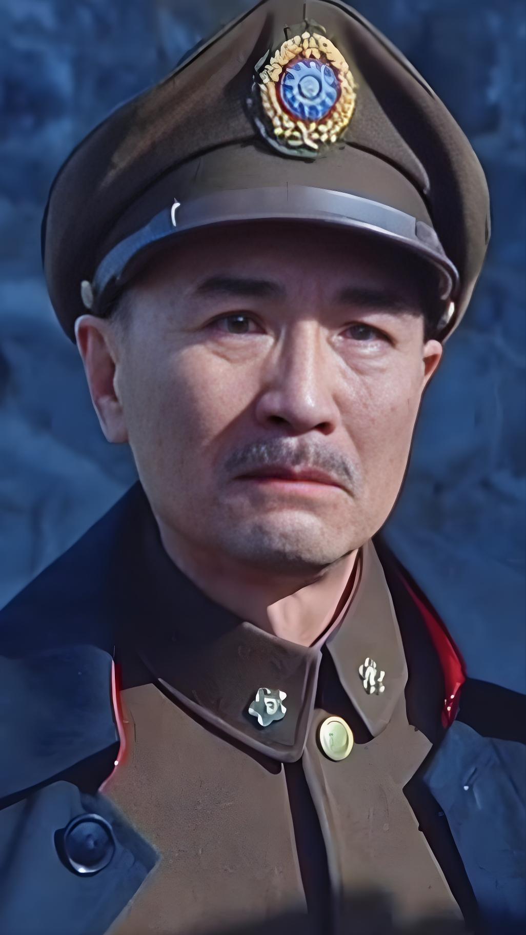 赵恒多：形神兼备塑介石 一生演绎成经典
 
荧幕之上，他是形神皆似的蒋介石特型演