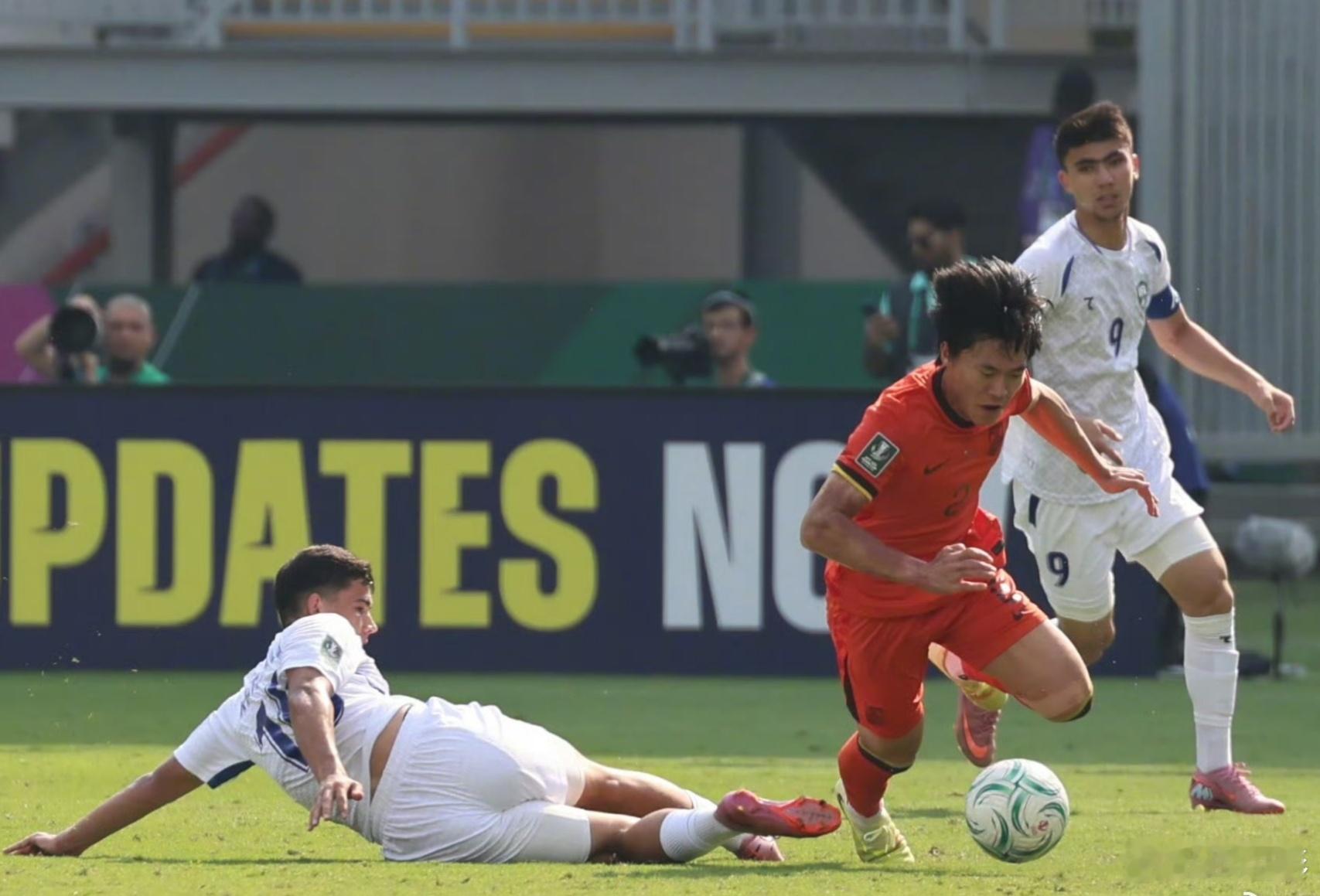 u23男足晋级四强青春奋斗 对于我这个伪球迷来说，当中国队踢进第四个点球的时候，