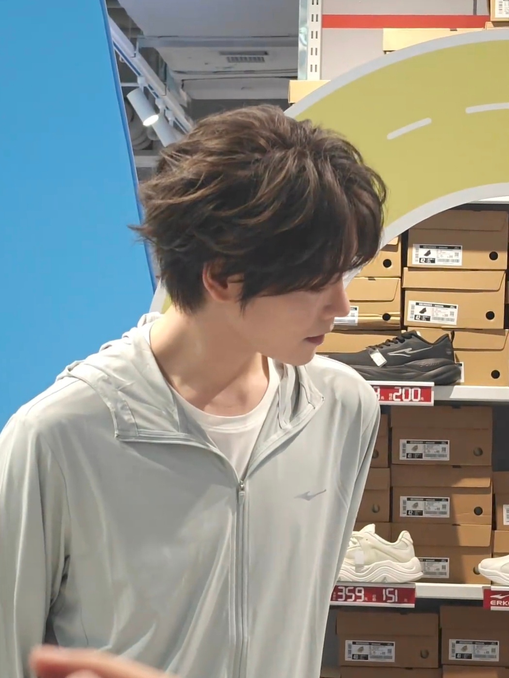 美得一颤一颤的 