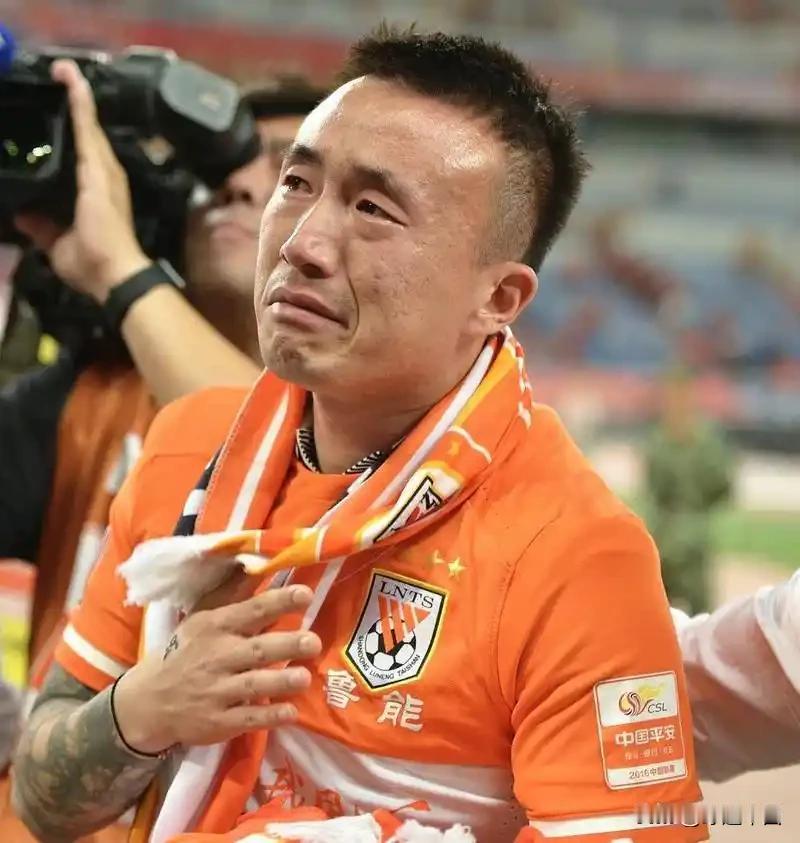 2017年初王永珀转会天津权健，同年鲁能主场打权健，因中超回避条款他无法登场比赛