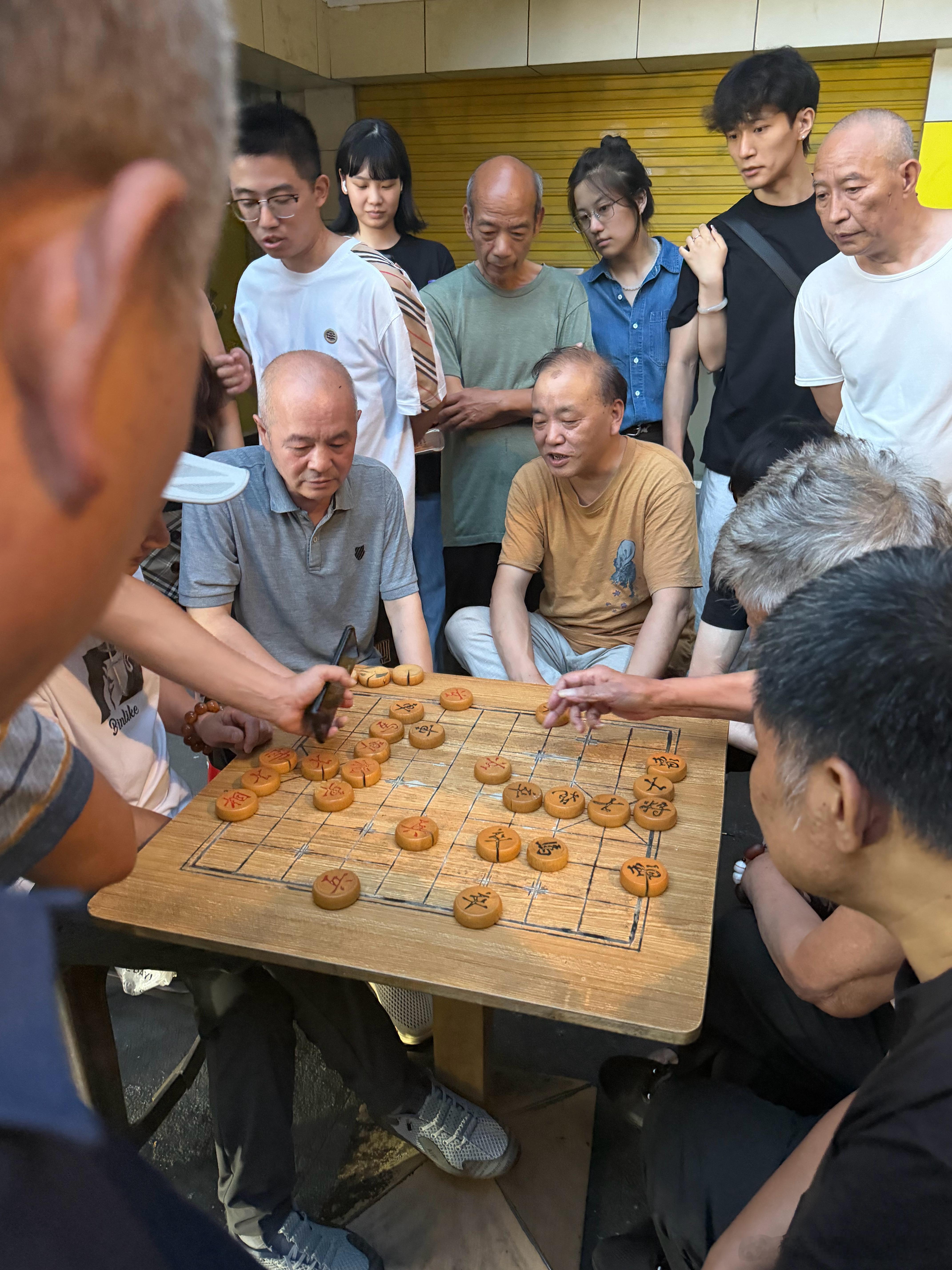 没有头发大爷骂有头发的是臭棋漏子