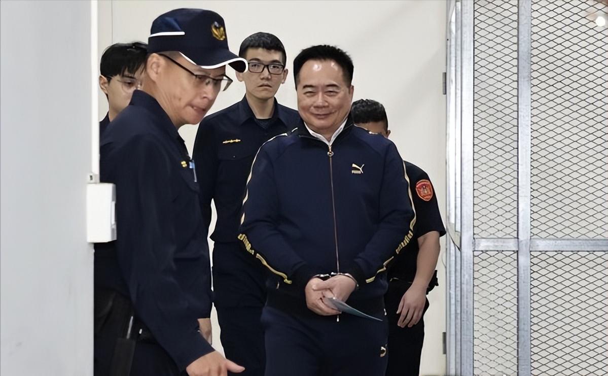 蔡正元入狱首日菜单曝光，中午吃茶叶蛋，晚上吃炖排骨
国民党前立委蔡正元因涉“三中