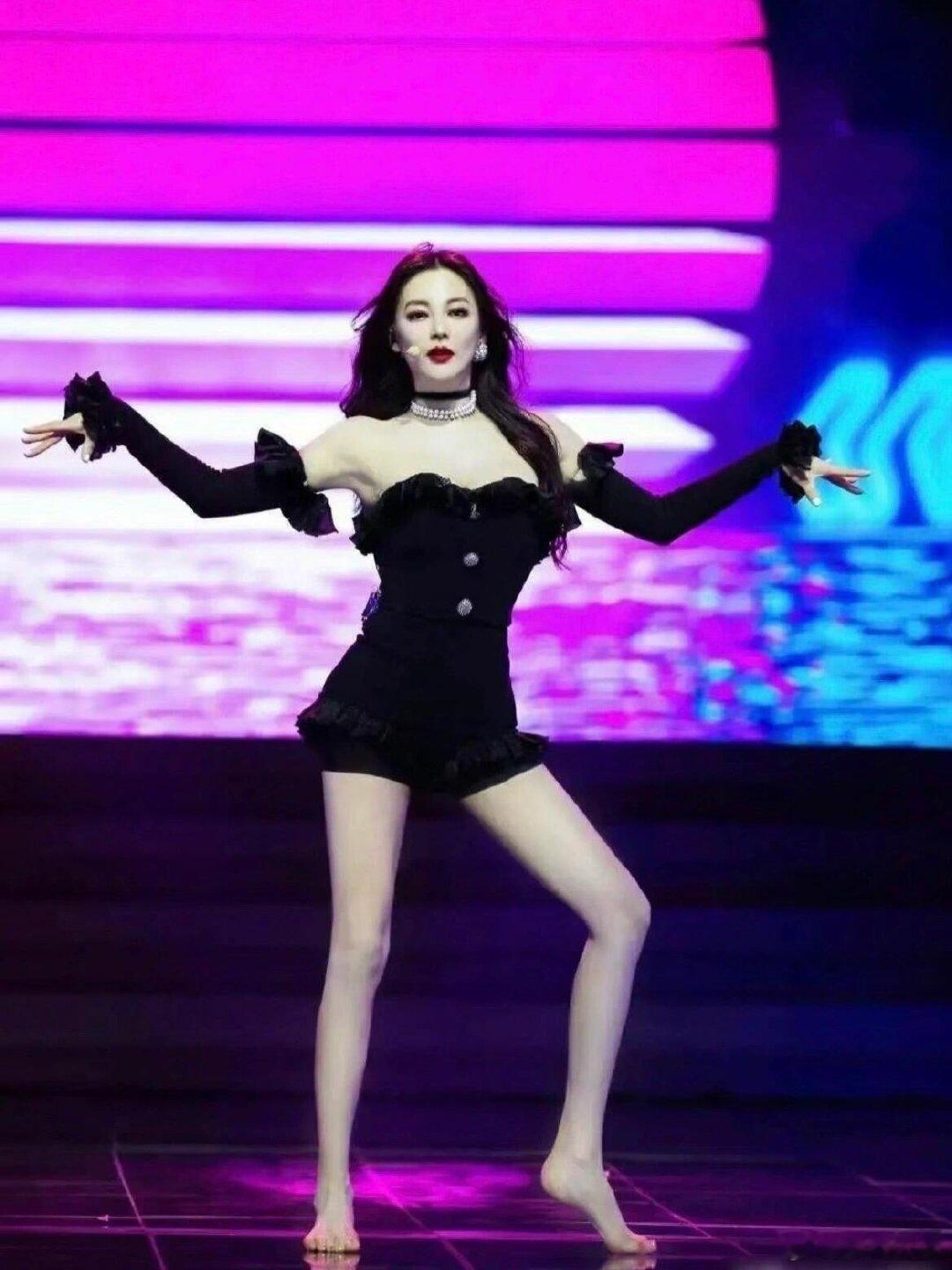 张雨绮初代浪姐的含金量张雨绮人气是人气业务是业务的含金量时隔多年再看依旧感慨，张