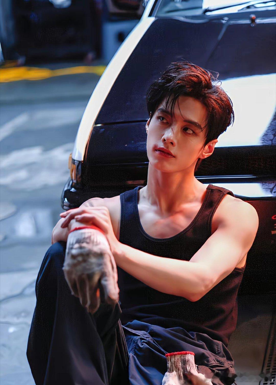 如果今年非要挑选一位有望飞升的男演员，这个人一定要是何与才公平！看完他的《双轨》