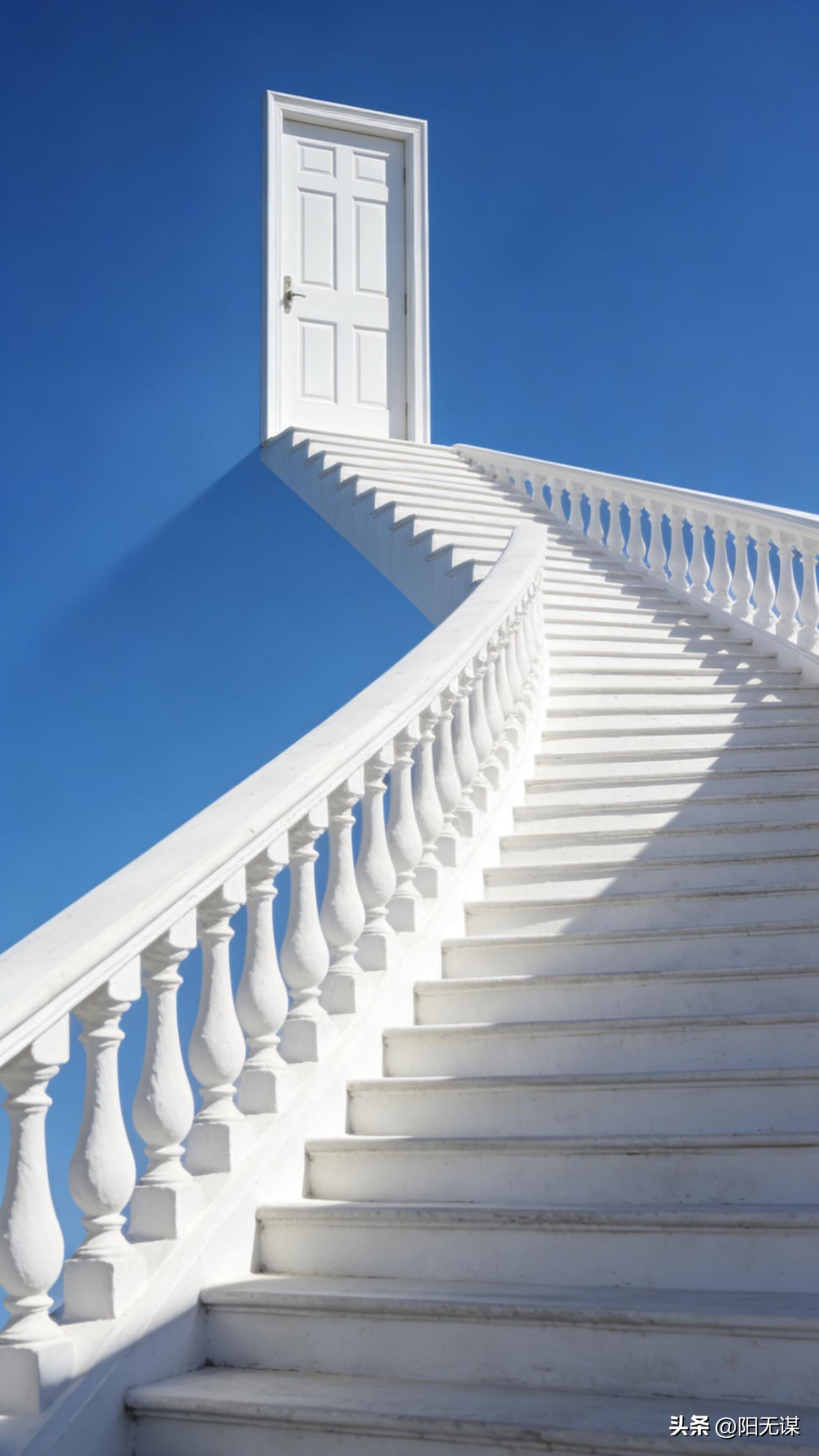 情感专家说：
“女人心目中的“好男人”，就是你干什么都比她强，却还愿意低眉顺目、