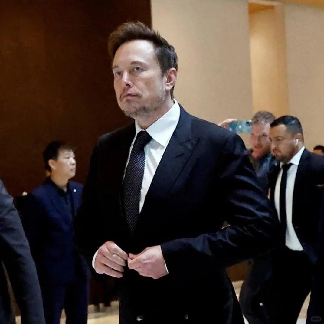 投行Roth MKM将特斯拉的评级从中性上调至买入，目标价从85美元上调至380