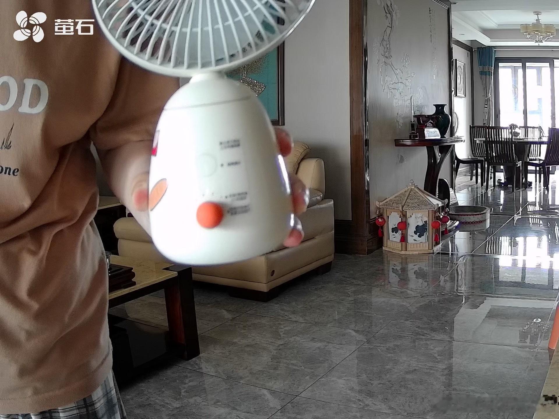 笑s，我刚才问我妈，你开空调了吗？晚上睡觉开吗？我妈说，没有，没开！我说那还行，