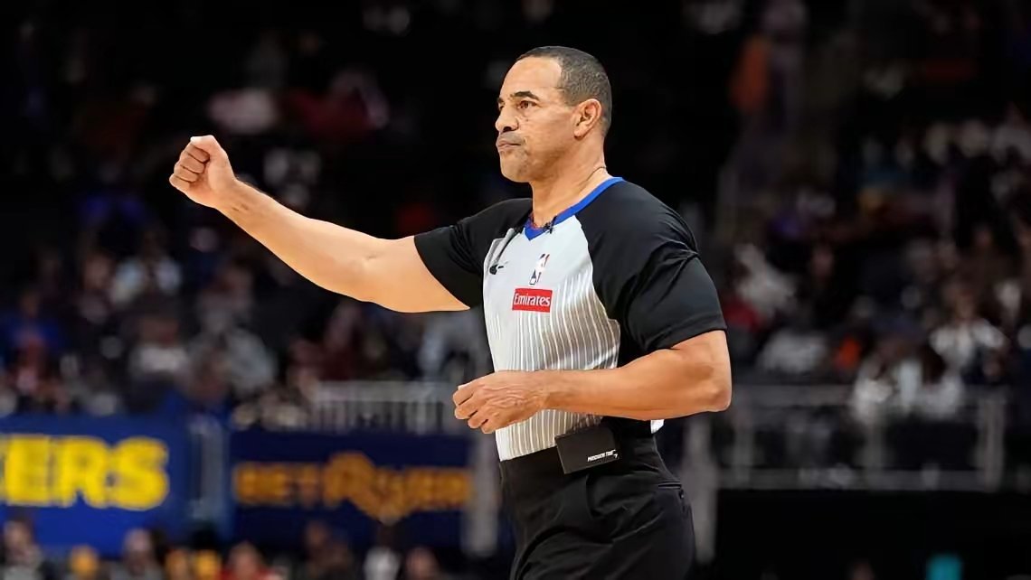 NBA 柯蒂斯·布莱尔迎来生涯首次总决赛吹罚，在本届马刺对阵尼克斯的12人总决赛