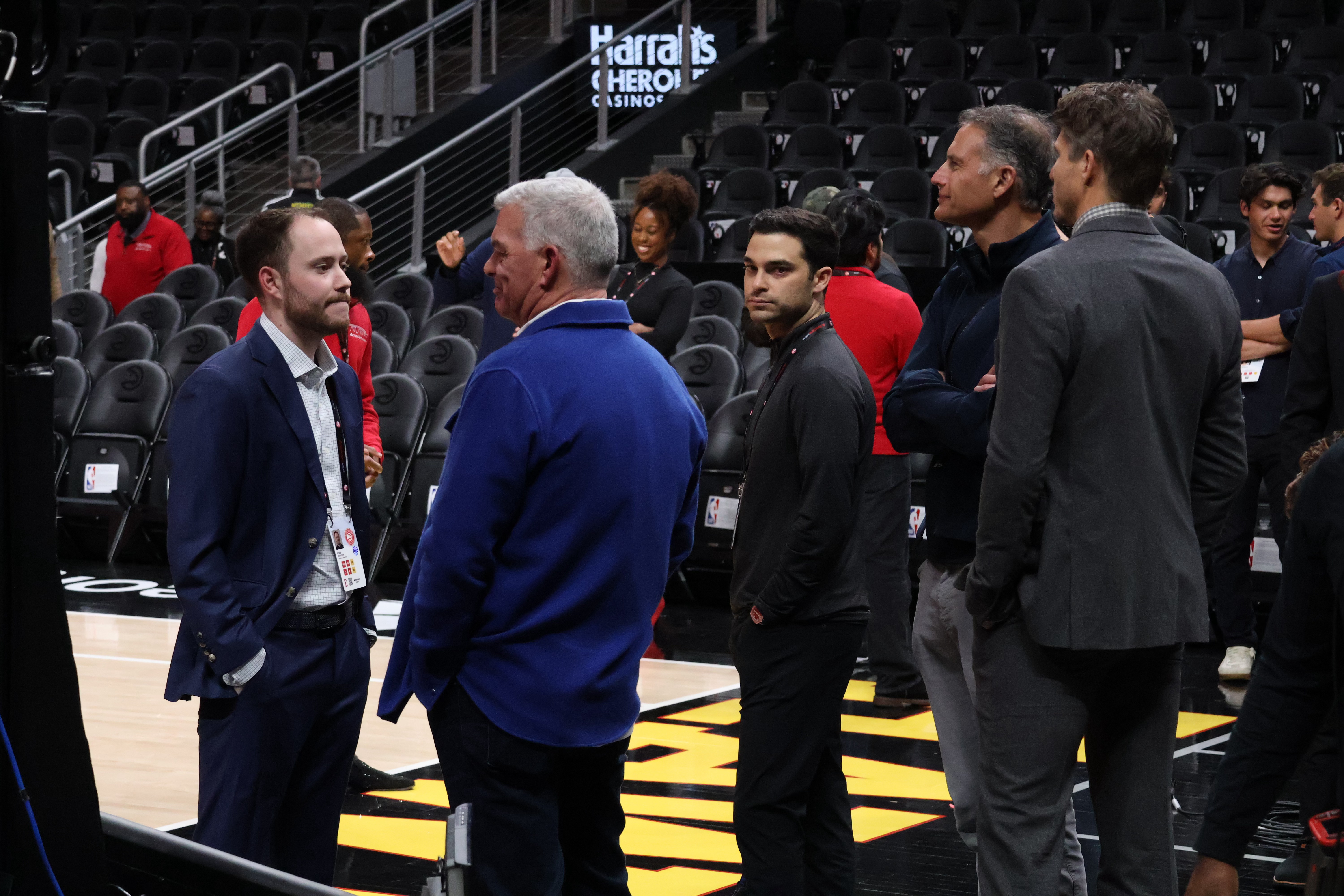 前方报道老板和科沃尔日常到场督战！chinahawks // 亚特兰大老鹰