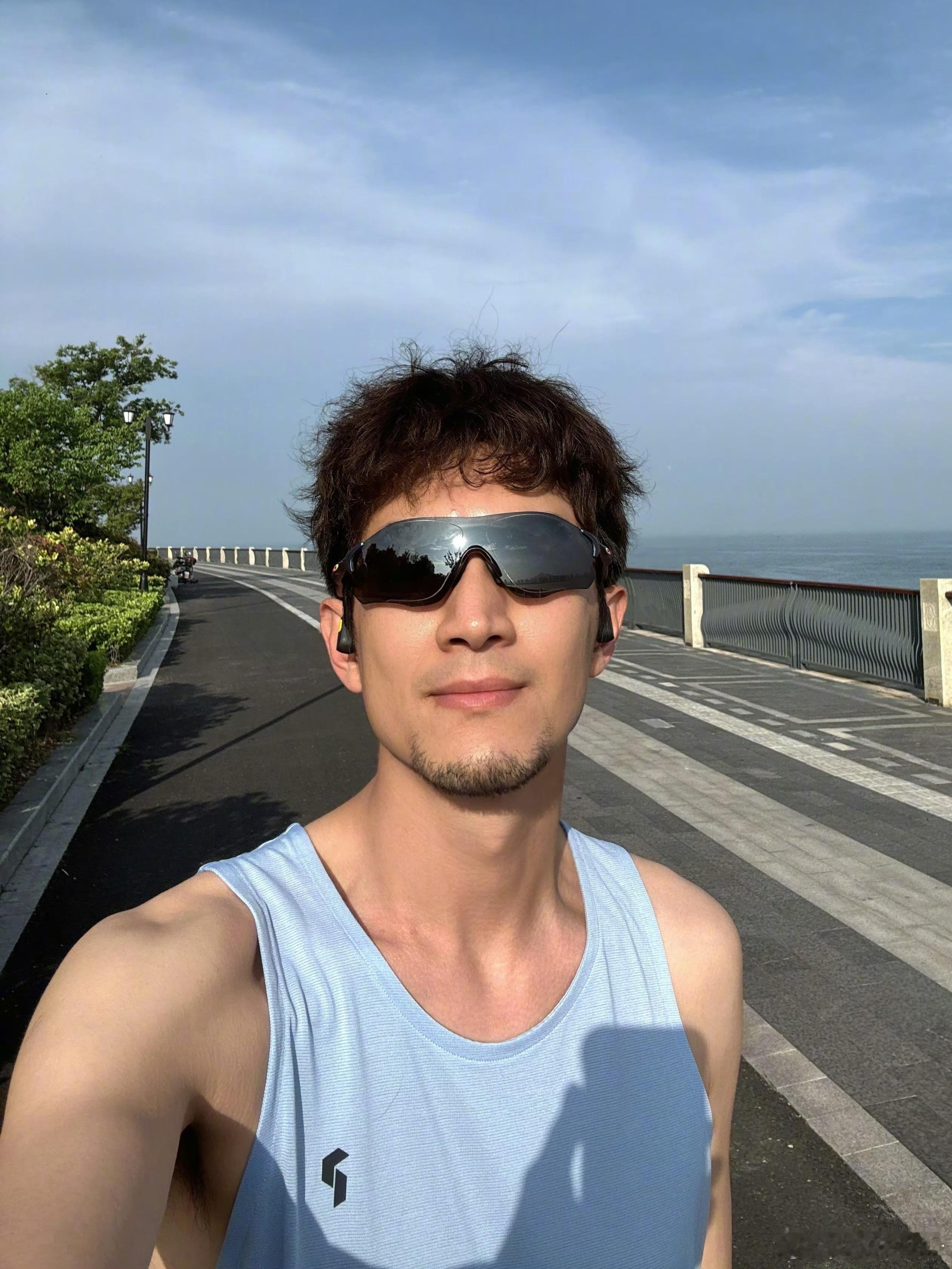 你给我说这是林更新？？？？ ​​​